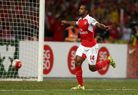 Arsenal Theo Walcott Dedicates Manchester United Win To Manager