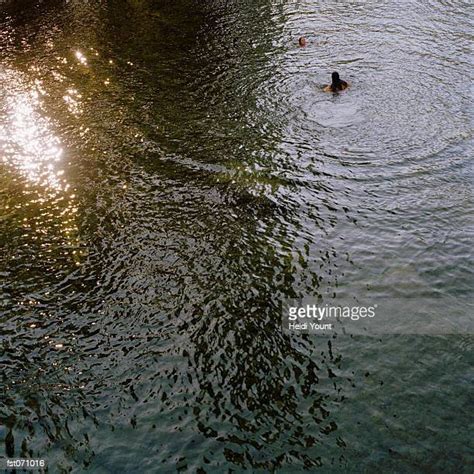 Skinny Dipping Lake Fotografías E Imágenes De Stock Getty Images