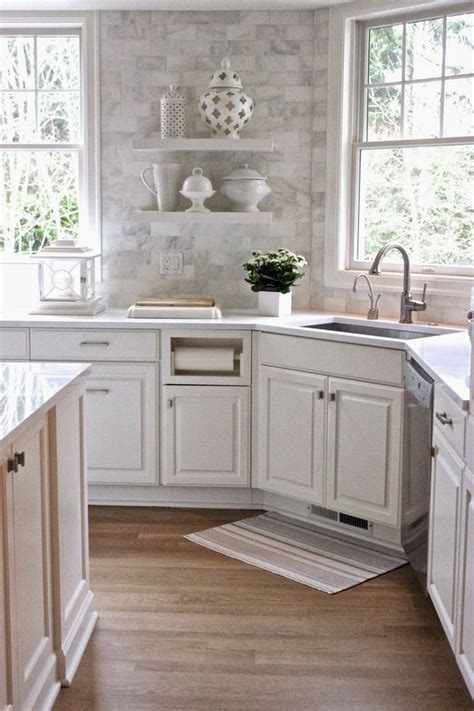 White marble quartz countertops & gray shaker cabinets. 35 Quartz Kitchen Countertops Ideas With Pros And Cons ...