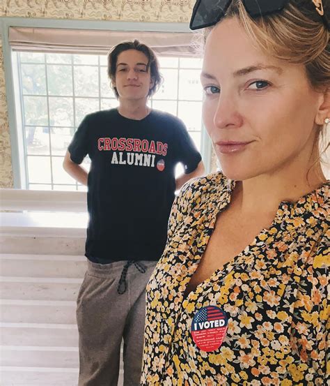 Kate Hudson Is Still Crying With Son Ryder In College It S Hard