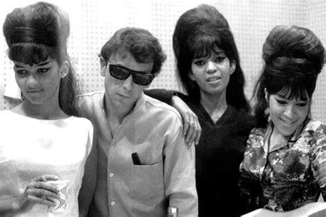 The Ronettes Nedra Talley Phil Spector Estelle Bennett And Ronnie