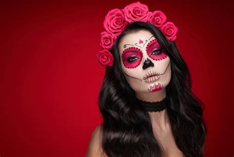 15 Spooky Skeleton Makeup Ideas You Should Wear This Halloween