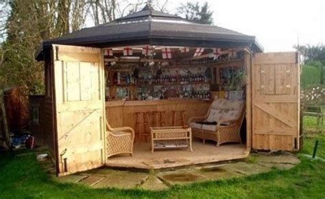 By turning your backyard shed into a decked out bar, it is possible to suddenly unlock the hippest hangout in the neighborhood. Tiny Bar Sheds Are The Hottest New Trend | Bar shed ...