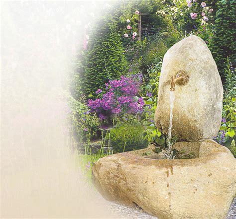 Sehr schöner alter natursteinbrunnen für den garten. Antike Steinbrunnen für den Garten | Brunnen aus ...