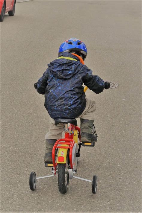 A Complete Kid Bike With Training Wheels Explained