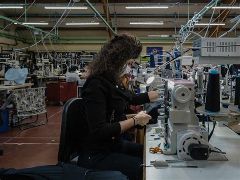 Dans Les Hauts De France Une Usine De Textile Made In France En Pleine