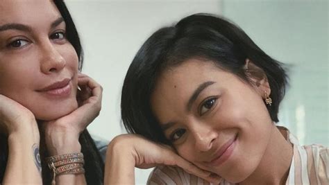 Cantik 7 Potret Sophia Latjuba Dan Eva Celia Bagai Pinang Dibelah Dua 1