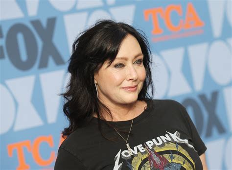 Shannen Doherty Reveals Stage Four Breast Cancer Diagnosis The Mary Sue