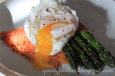 Goodyfoodies Recipe Poached Egg With Smoked Salmon And