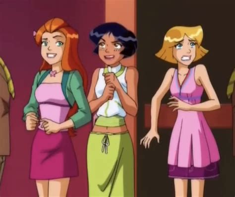 Pin By Harley Psycho On Totl Sps Totally Spies Outfits Spy Outfit