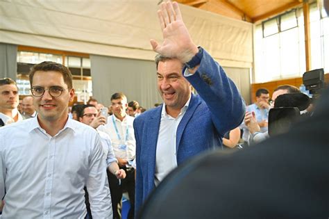 #bayern dankt seinen retterinnen und rettern für ihren selbstlosen einsatz in größter not. Bilderstrecke zu: CDU-Vorsitz: Spahn und Söder bei der ...
