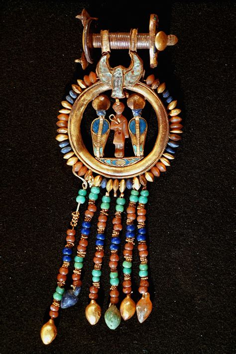 Artifacts In 2020 Ancient Egyptian Jewelry Tutankhamun Egypt Jewelry