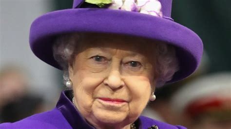 why the queen can drive without a license plate on her car