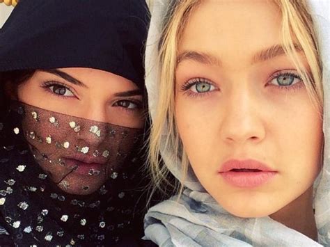 Gigi Hadid Kendall Jenner And Jourdan Dunn Are Out Of This World For