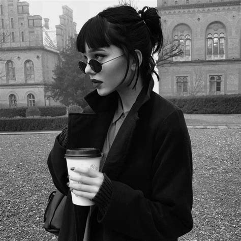 Pin By Anvt On Bandw Grls Aesthetic Girl Black And White Aesthetic