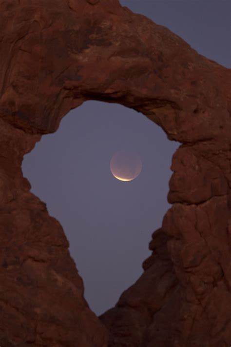 Crimson Pride Total Lunar Eclipse A Rare Celestial Treat The Salt