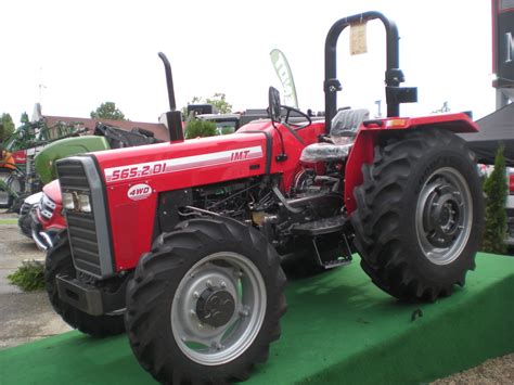 Imt Traktori Devet Prototipova Na Poljoprivrednom Sajmu Foto