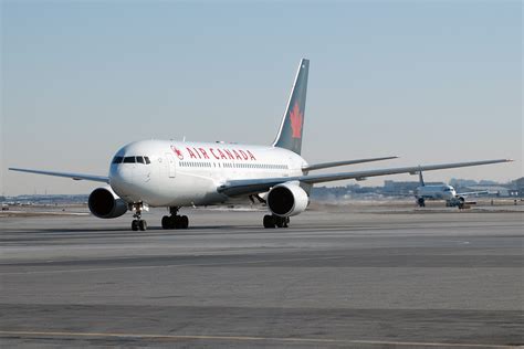 Pl27mars05ac7671 Air Canada Boeing 767 233er C Fbem Fin 6 Pierre