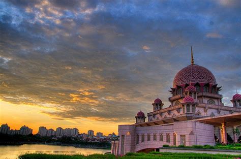 Tamadun melayu teras tamadun malaysia, berlatar belakangkan lembaran sejarah tamadun asas nilai ini mempunyai peranan yang penting dan menjadi teras pembinaan tamadun malaysia. PUBLIC ADMINISTRATION: Pengaruh Islam Dalam Pembinaan ...