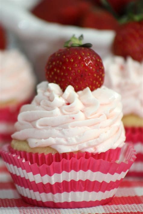 strawberries and cream cupcake recipe
