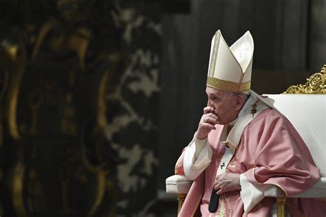 El Vaticano Rechaza Bendecir A Parejas Homosexuales Ap News