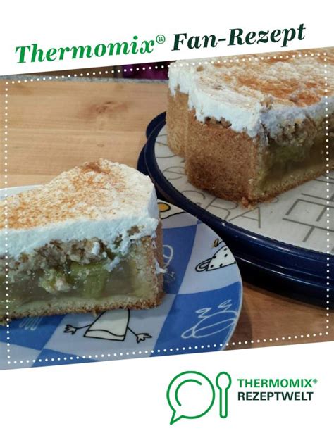 Dieser mürbeteigkuchen verursacht eine geschmacksexplosion auf der zunge und macht lust zimmerwarmen mürbteig mit mehl bestäuben, etwas ausrollen. Rhabarberkuchen mit Streuseln und Schmandhaube | Rezept ...