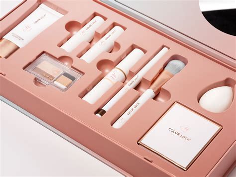 Behance 的第二次白人 Cosmetic kit Cosmetic sets Makeup set