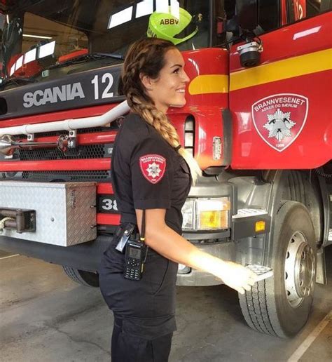 Gunn Narten Is Being Called The World S Sexiest Firefighter Barnorama