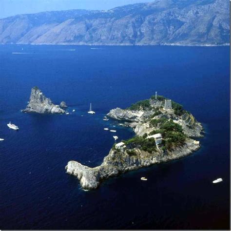 Find denray tire opening hours and driving directions or map. (Lieu mystique) L'île dauphin - Italie - LA PORTE EST EN ...