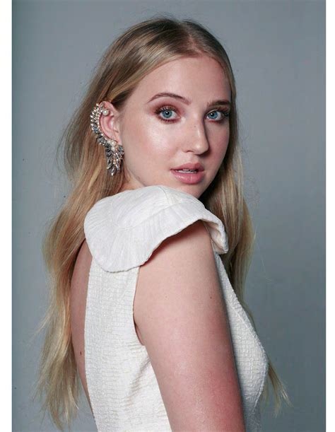 Veronica Dunne Afterglow Magazine Issue 25 October 2015