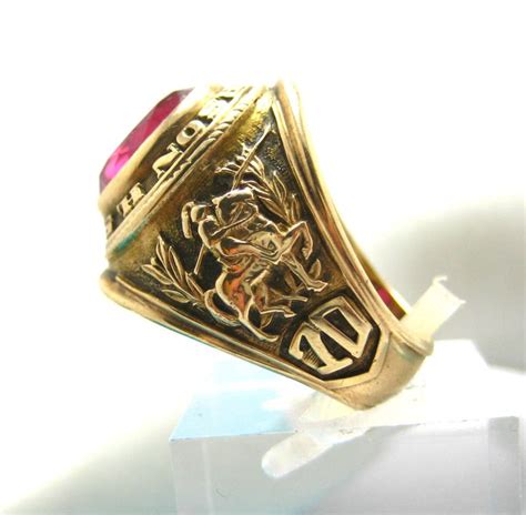 Vintage 10k Yellow Gold Class Ring Faux Ruby East Paterson High School 1970 S 7 Vintage Style