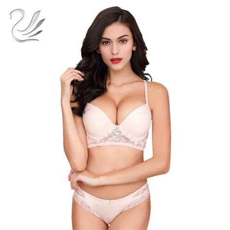 2018 New Vanlo Brand Women Fashion 2018 New Noble Sexy Lace Embroidery Adjusted Straps Bra Set