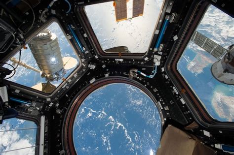 Spaceviewcupolaissinternationalspacestationcosmoscygnus