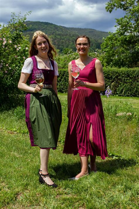 Edenkoben Die Neue Weinprinzessin Heißt Fine Pfalz Express Pfalz