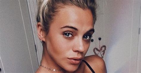 Love Island Surfer Girl Laura Cranes Sporting Success And Dating Faux Pas Revealed Mirror Online