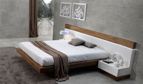 Madrid Natural White Lacquer Platform Bedroom Set 179321 Q Jnm