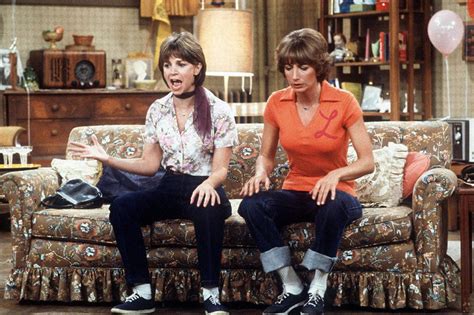 Penny Marshalls Favorite Laverne Shirley Episodes To Air On MeTV The Daily World