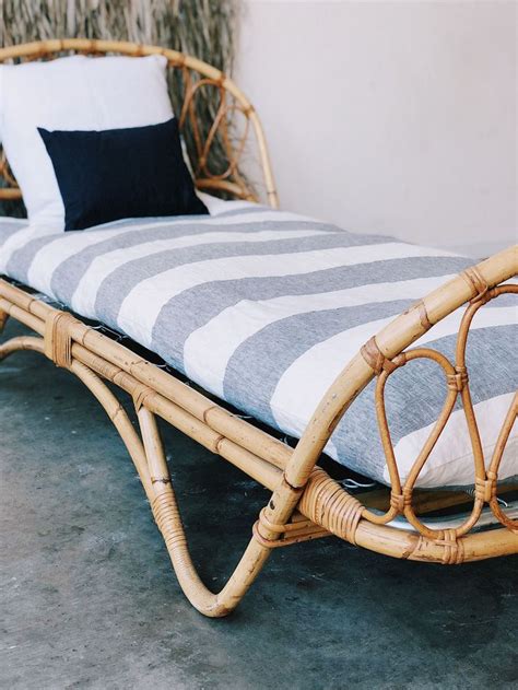 Not only do we make available premium components for mattress building, we also offer you the best guidance we have gained over 42 years of manufacturing. Bamboo Daybed with Shelf | Diy living room decor, Daybed ...