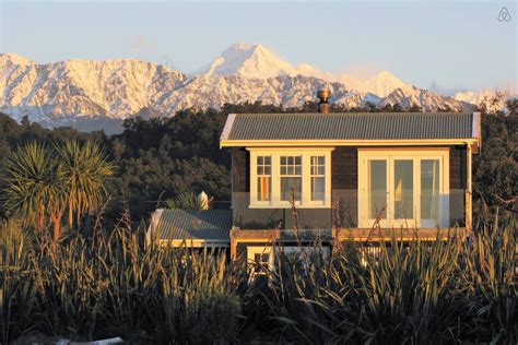 Cottage With Mountain And Sea Views In Okarito New Zealand Houses