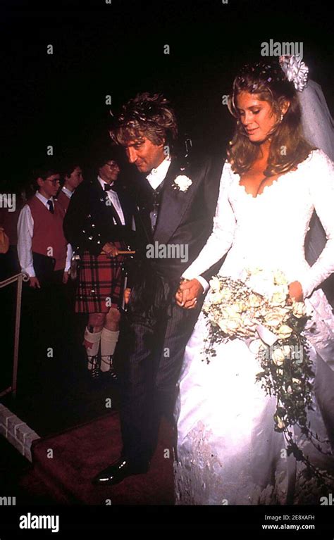 Rod Stewart And Rachel Hunter At Their Wedding December 15 1990 Credit Ralph Dominguez