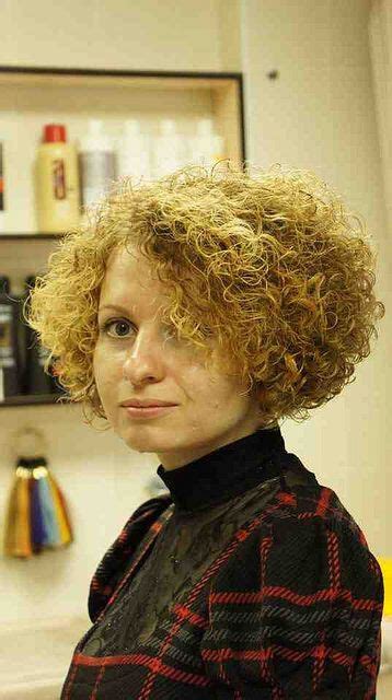 21 seriously cute hairstyles for curly hair. Super cute tight perm! | Permed hairstyles, Perm, Short ...