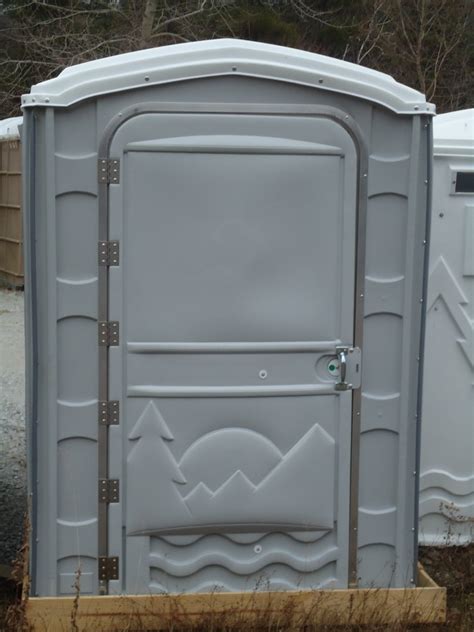 Deluxe Portable Toilet Yankee Restrooms