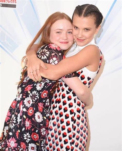 Sadie Sink And Millie Bobby Brown At The Sdcc Millie Bobby Brown
