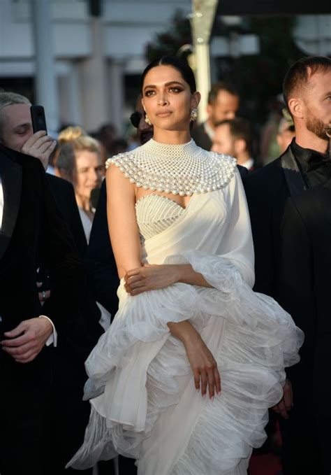Deepika Padukone Cannes Film Festival Closing Ceremony Red Carpet 05 28