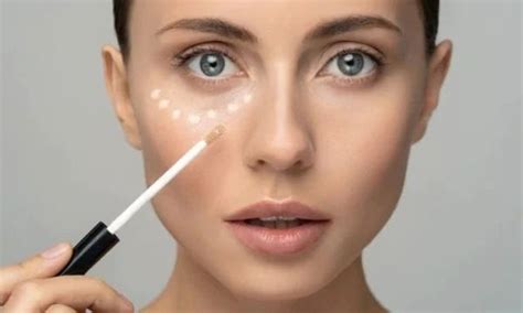 How To Prevent Your Concealer From Creasing Content