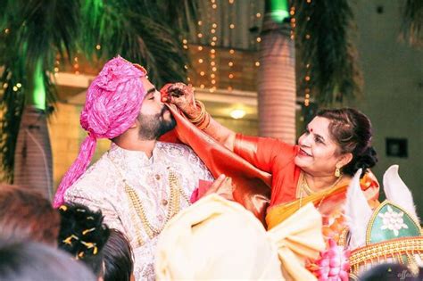 Pin By Wedabout On Indian Wedding Traditions Indian Wedding Couple