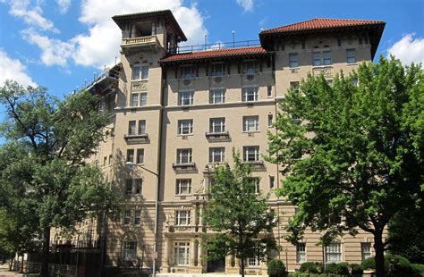 These two visible aspects of the city are connected and complementary. Spanish Colonial Revival architecture - Wikiwand