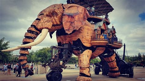 L'éléphant des Machines de l'île à Nantes - YouTube