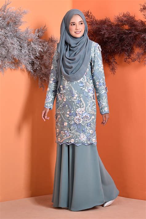 Made of attractive lace and organdy patching on the blouse give an outstanding look to the wearer. 30+ Ide Keren Soft Blue Baju Raya 2019 - Kelly Lilmer