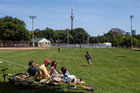 Discover more posts about trinity bellwoods park. 35+ Incredible Things To Do Around Trinity Bellwoods ...
